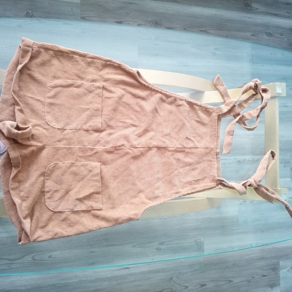 Stylish Tan Jumpsuit with Pockets - Picture 1 of 2